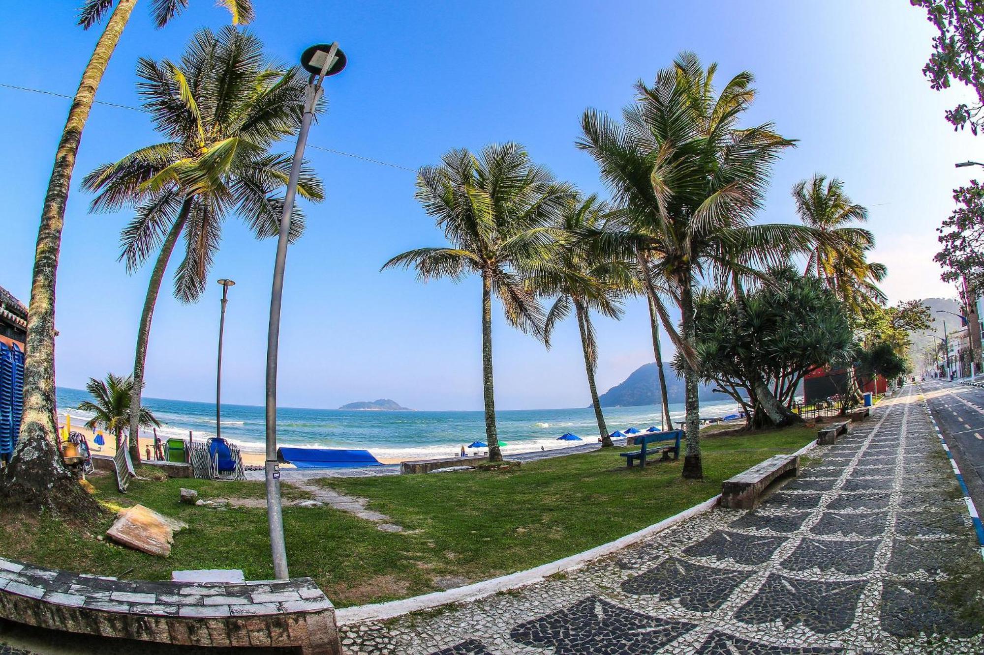 5E - Pé na areia do Guarujá - Praia do Tombo Esterno foto