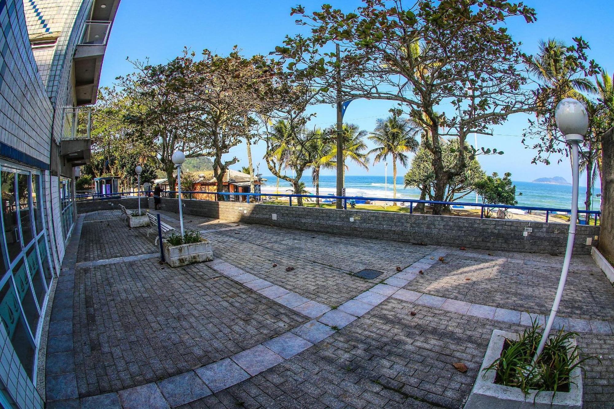5E - Pé na areia do Guarujá - Praia do Tombo Esterno foto