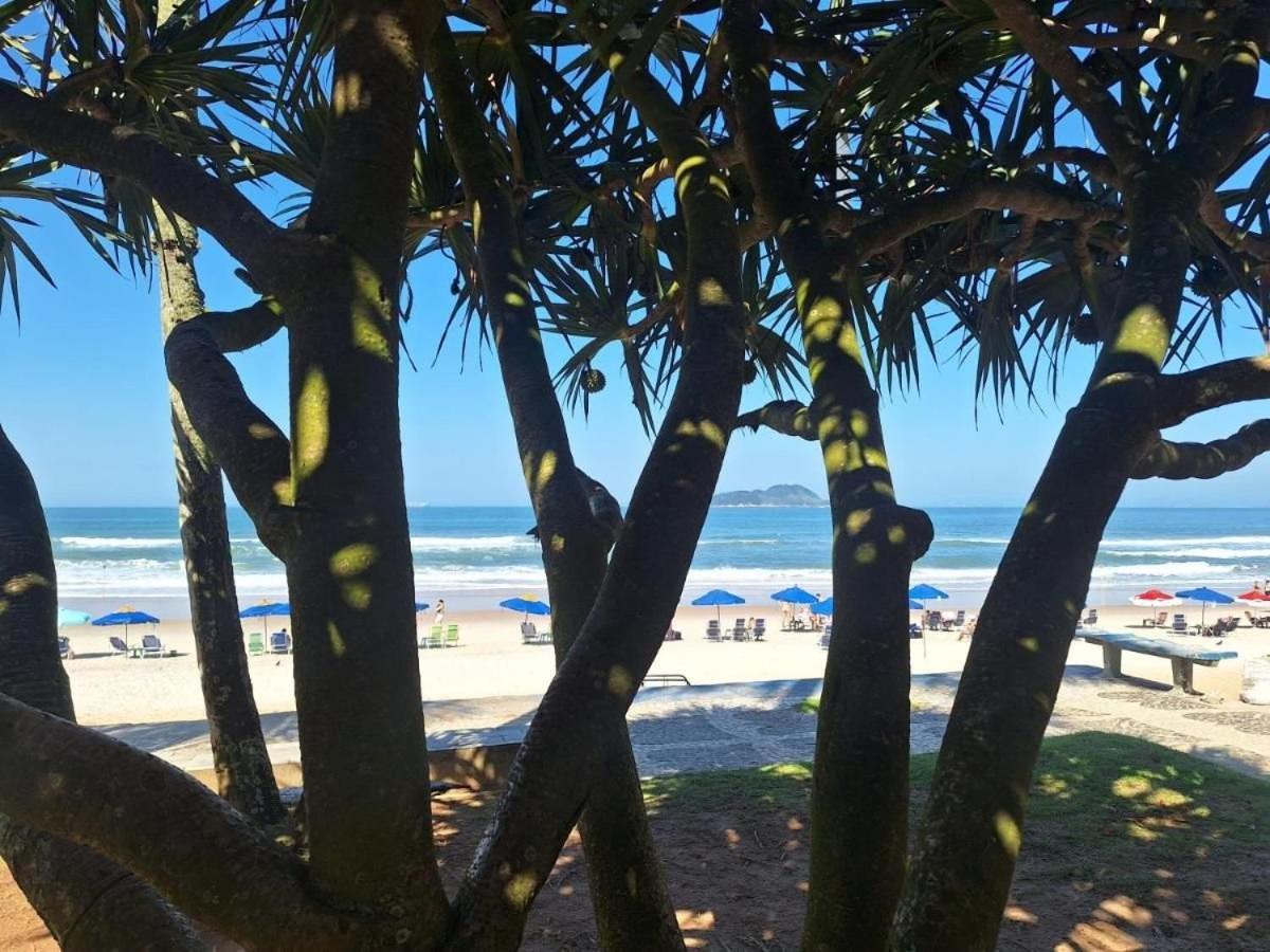 5E - Pé na areia do Guarujá - Praia do Tombo Esterno foto
